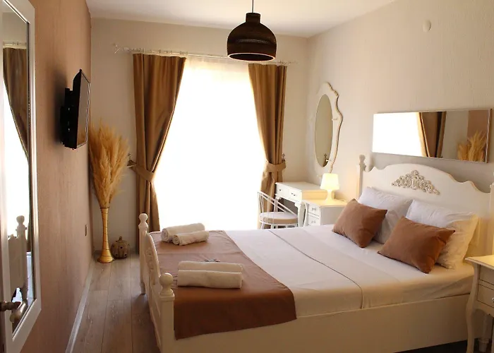 Viya Boutique Hotel *